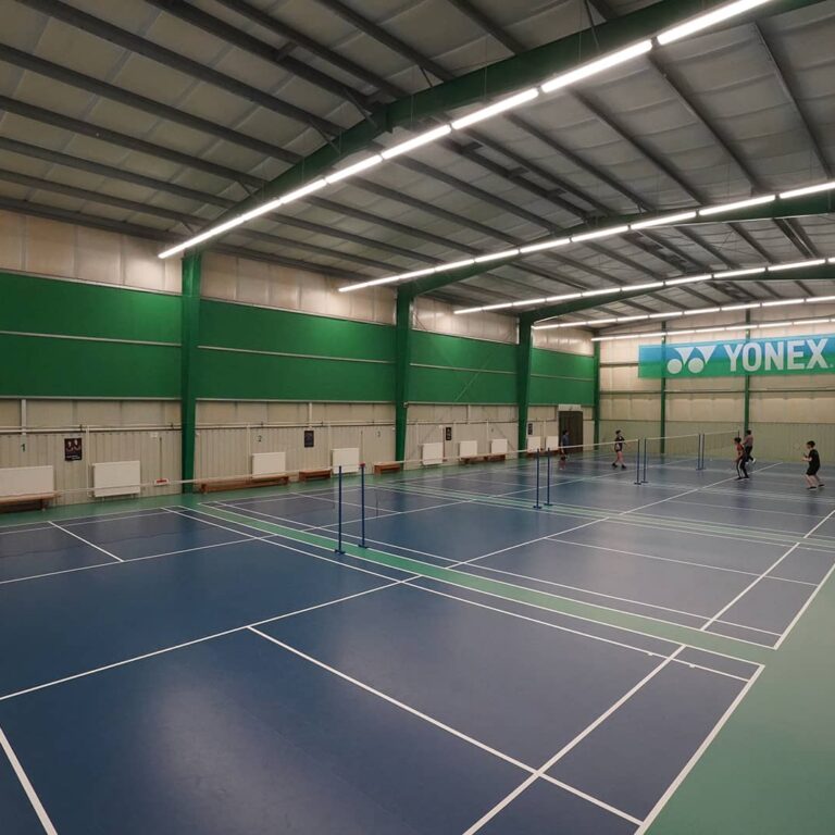 montas-hradec-hala-badminton